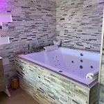 Le Menhir Jacuzzi Lit 200x200 Lägenhet